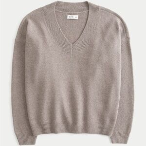 Hollister Tan V-Neck Sweater with Long Sleeves and Relaxed Fit